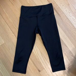 Zyia light n tight 17” Capri leggings